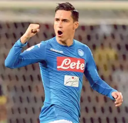  ??  ?? Esterni Josè Maria Callejon convocato dal ct spagnolo, mentre Insigne è agli ordini di Ventura e probabilme­nte sarà in campo domani