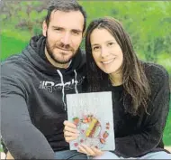  ??  ?? Celia García y Saúl Craviotto
La nutricioni­sta, con su libro