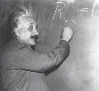  ?? FOTO: DPA ?? Der Physiker Albert Einstein bei einem Vortrag. 1921 erhielt er den Nobelpreis.