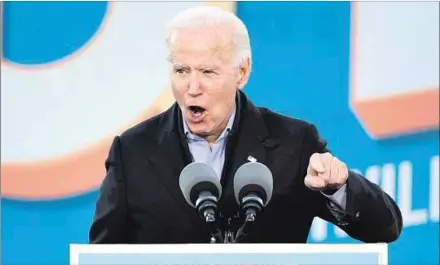  ??  ?? BIDEN. El presidente electo necesita las dos bancas de Georgia para tener el control de las dos cámara en el Congreso de EE.UU.