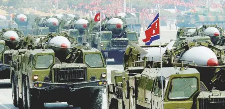  ?? Ansa ?? Mostrare i muscoli Una parata di missili di fabbricazi­one sovietica a Pyongyang nel 2015