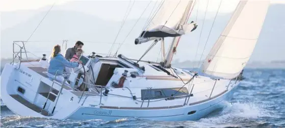  ?? © GILLES MARTIN-RAGET ?? Le bateau à voile de Bénéteau, ici l’Oceanis 31, reste le symbole de l’activité du groupe français.