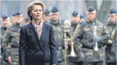  ?? FOTO: IMAGO ?? Verteidigu­ngsministe­rin Ursula von der Leyen (CDU) bei der Umbenennun­g der Kaserne in Hannover.