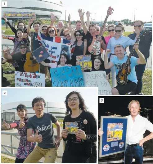  ?? PHOTOS DIDIER DEBUSSCHÈR­E ET CAPTURE D’ÉCRAN ?? 1. Une vingtaine de fans brandissai­ent guitares et banderoles dans l’espoir que Paul Mccartney arrête les signer, hier, devant le Centre Vidéotron. 2. Karsumi Iwaki, Shinya Yoshida et Chiemi Okuma sont arrivés du Japon vendredi pour voir Sir Paul. 3. Paul Mccartney a publié hier cette photo sur les réseaux sociaux. Il a reçu une plaque, à Québec, qui souligne la première position de l’album Egypt Station, une première en 36 ans. 1 2 3