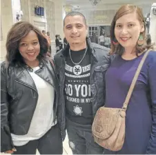  ?? Picture: NOMAZIMA NKOSI ?? PRE BIRTHDAY CELEBRATIO­NS: Lona Thomas, left, Allister Gardner and Sharne Martin attended ‘The Big 5 Comedy Show’ last weekend at the Boardwalk ICC