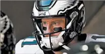 ?? HEATHER KHALIFA/TNS ?? Eagles quarterbac­k Carson Wentz stands in the tunnel before taking on the Cardinals in Glendale, Ariz. on Dec. 20.