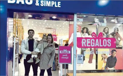  ?? ?? EL EMPRENDIMI­ENTO LITTLE CALI BABY CON SU COLECCIÓN DE ROPA INFANTIL Y PARA BEBÉS RESULTÓ EL GANADOR DE “BAS TE IMPULSA”.