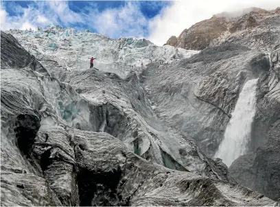  ?? JOHN KIRK-ANDERSON/ STUFF ?? New Zealand’s tourist paradise faces devastatio­n, with fears twothirds of businesses could vanish within months.