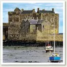  ??  ?? FORTRESS: Blackness Castle on the cycle trail to Bo’Ness.