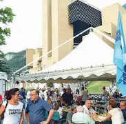  ?? (Cusa) ?? Il presidioUn altro momento della cena di gala. I dipendenti del Casinò sono in presidio da un mese