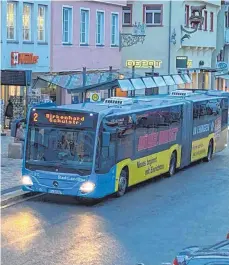  ?? FOTO: MAIKE DAUB ?? Seit Montag gibt es für Schülerinn­en und Schüler neue Fahrpläne – im Kreis Biberach sind fünf Buslinien betroffen.