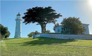  ??  ?? The historic lighthouse on the island of Tiritiri Matangi, north of Auckland.