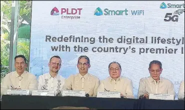  ??  ?? Shown in photo during the agreement signing are (from left) PLDT-Smart Enterprise head Juan Victor Hernandez, PLDT chief technology and informatio­n advisor Joachim Horn, PLDT chief revenue officer and Smart president and CEO Alfredo Panlilio, PLDT chairman and CEO Manuel V. Pangilinan and Araneta Group of Companies chair Jorge Araneta.