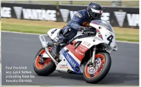  ??  ?? Chris Swallow was untouchabl­e on the Glyn Robinson Ducati TT2. Paul Pavletich was quick before unloading from his Yamaha FZR1000.