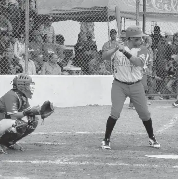  ?? FOTO: EFRÉN GARCÍA ?? > Rodolfo Robles en turno al bat con Pascoleros de San Miguel.