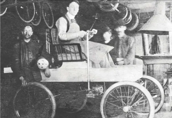  ??  ?? George Foote Foss in his Fossmobile, the first gasoline-powered car built in Canada.
Foss Family archives