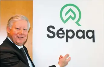  ?? PHOTO JULIEN CABANA ?? Le président-directeur général de la Sépaq, monsieur John Mckay, a dévoilé la semaine dernière la nouvelle image de marque de son organisati­on, dont tous les établissem­ents seront réunis sous cette bannière.