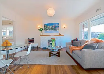  ??  ?? STYLISH: This 1950s home at 15 Rossendell Ave, West Hobart, will go under the hammer on Saturday.