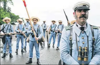  ??  ?? 1898. LOS ÚLTIMOS DE FILIPINAS. Aventuras y decadencia en la selva en el filme de Salvador Calvo. Con Luis Tosar, Álvaro Cervantes, Javier Gutiérrez, K. Elejalde, Carlos Hipólito y E. Fernández