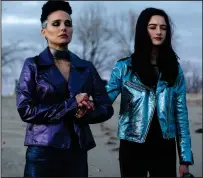  ?? Atsushi Nishijima/Neon ?? Natalie Portman, left, stars in “Vox Lux” with Raffey Cassidy, who plays two roles.