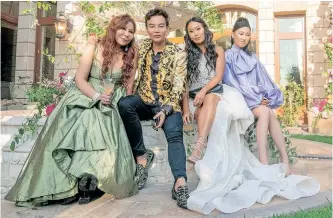  ?? | Cr Ser Baffo/netflix © 2022 ?? THE BLING Empire cast, from left: Anna Shay, Kane Lim, Kelly Mi Li, Jaime Xie in season 2.