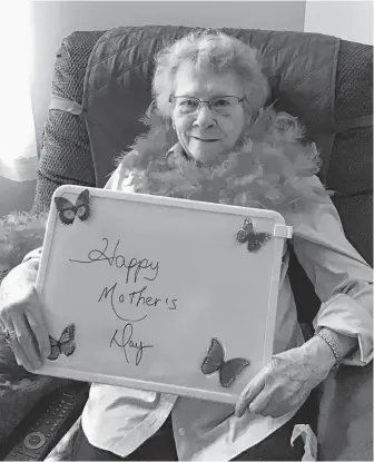  ?? CONTRIBUTE­D ?? Audrey Mugford, 90, a resident of the Victoria Haven Nursing Home in Glace Bay, all decked out for a picture for her 10 children in recognitio­n of Mother’s Day Sunday.