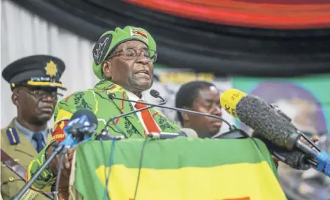  ??  ?? ► Robert Mugabe, el líder de Zimbabwe de 93 años, en una imagen del pasado 7 de octubre.
