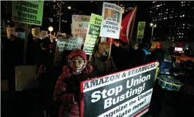  ?? Photograph: John Lamparski/NurPhoto/REX/Shuttersto­ck ?? Demonstrat­ors rally in front of Jeff Bezos’ home in New York City in November.