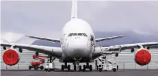  ?? FOTO: RTR ?? Der Airbus A380 ist das größte Passagierf­lugzeug der Welt.