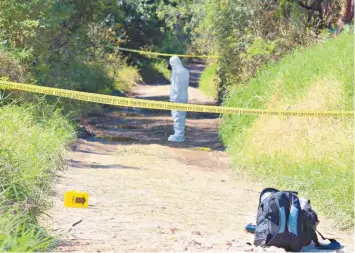  ??  ?? Cadáver. Fue hallado en un camino vecinal que conduce a la comunidad Primera Fracción de Crespo.