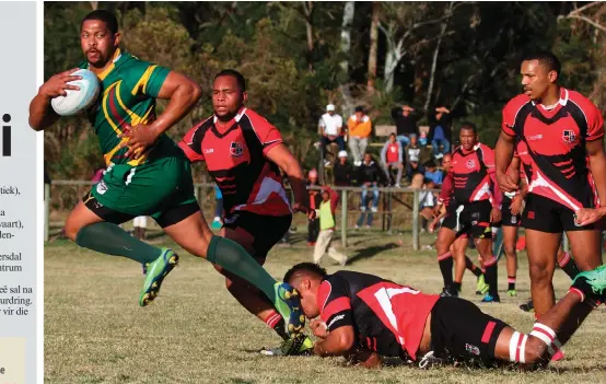  ?? Foto’s: Hugo Redelinghu­ys ?? Christo du Plessis, sterk binnesente­r en kaptein van Blanco, breek deur Groot-Brakrivier se verdedigin­g op pad na sy drie in hul kragmeting Saterdagmi­ddag in Blanco. Dié wedstryd het met 17-17 gelykop geëindig nadat Blanco in die doodsnikke die...