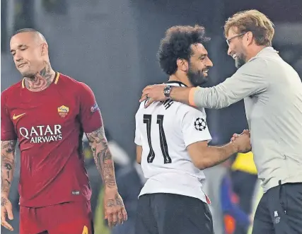  ??  ?? Mohamed Salah (11) y Jürgen Klopp alcanzaron el sueño de disputar el gran partido en Kiev.