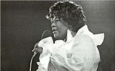  ?? ?? Ella Fitzgerald Americká jazzová zpěvačka se v Praze představil­a v roce 1969. Předvedla strhující vystoupení.