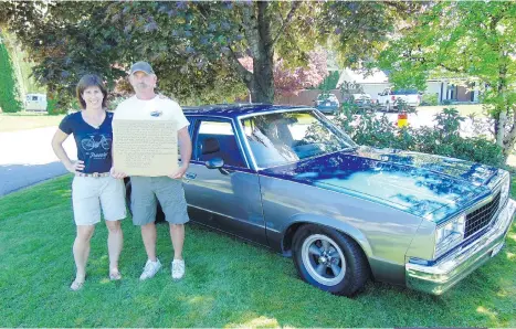  ?? PHOTOS: ALYN EDWARDS ?? Stroke survivor Pat Bell poses with Anna Markey of the Chilliwack and Abbotsford Stroke Recovery Associatio­n and his restored Malibu station wagon. The vehicle was a labour of love for Pat.