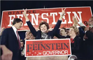  ?? PAUL SAKUMA/ASSOCIATED PRESS ?? Democratic gubernator­ial candidate Dianne Feinstein waves to supporters in San Francisco on June 6, 1990, after winning her party's nomination for governor in the California primary election.