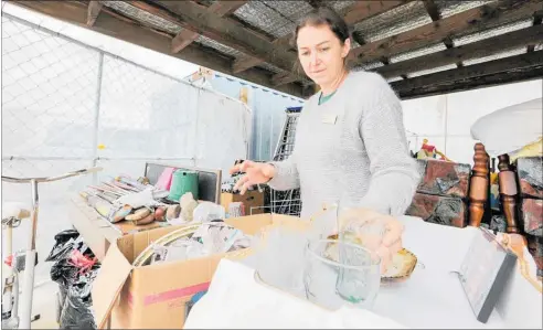  ?? PHOTO / WARREN BUCKLAND ?? Waipukurau Cranford Hospice shop manager Lisa Watson said she was left frustrated and angry after people stole donations from the store.