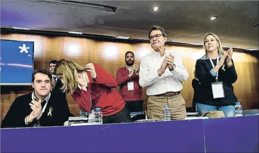  ?? ÀLEX GARCIA ?? David Bonvehí, Marta Pascal, Artur Mas y Neus Munté, ayer en la reunión del consejo nacional del PDECat