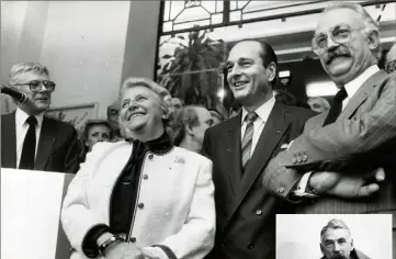  ??  ?? Anne-Marie Dupuy au Cannet en , avec le maire Pierre Bachelet au micro), Jacques Chirac et Jacques Médecin. (Doc. Gilbert Tourte et photo DR)