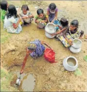  ?? SAMIR JANA/HT FILE ?? Seventyeig­ht lakh villagers and 44% of families living in urban Bengal don’t have access to clean drinking water.