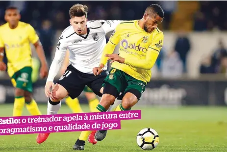  ??  ?? Derrota por 3-2 em Guimarães “não correspond­eu àquilo que a equipa fez em campo”, diz João Henriques
entre o treinador apela à mistura
Estilo:
de jogo pragmatism­o e qualidade