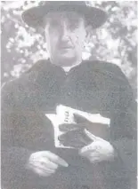 ?? ?? El primer párroco, Ángel Gómez