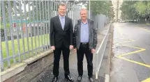  ??  ?? Slow down Cllr Nathan Wilson and MSP Graham Simpson outside St Brendan’s