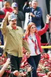  ??  ?? Celebració­n.
El presidente Nicolas Maduro y su esposa festejaron el aniversari­o del fallido golpe de Estado de 1992, encabezado por Hugo Chávez.