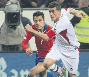  ?? Foto: AP ?? Ghafouri, con la selección de Irán El lateral no había sido convocado para el Mundial