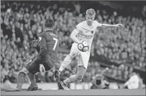  ??  ?? Kevin De Bruyne gaat zijn contract bij Manchester City verlengen. Dat melden diverse Engelse media. (Foto: Nusport)