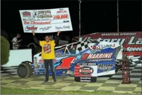  ?? RICH KEPNER - FOR DIGITAL FIRST MEDIA ?? Modified point leader Craig VonDohren won the Forrest Rogers Memorial Modified feature on Saturday night at Grandview Speedway.