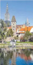  ?? FOTO: JOCHEN TACK ?? Historisch­es Ulm mit Münster, Metzgertur­m, Stadtmauer und Donau.