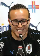  ?? ANGGER BONDAN/JAWA POS ?? DEBUT TAHUN LALU: Diego Laxalt, gelandang Uruguay, dihadirkan dalam sesi konferensi pers setelah latihan di Borsky Sports Centre Jumat lalu.