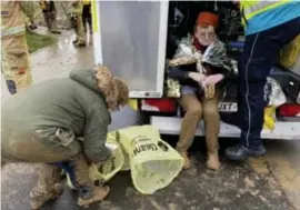  ?? FOTO TOM PALMAERS ?? Na verzorging konden de drie vrouwen weer naar huis. “Neen, nu komen we het eerste jaar niet meer naar Alden Biesen.”