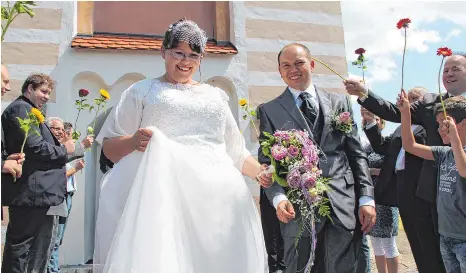 Jenny Und Martin Feiern Traumhochzeit Pressreader